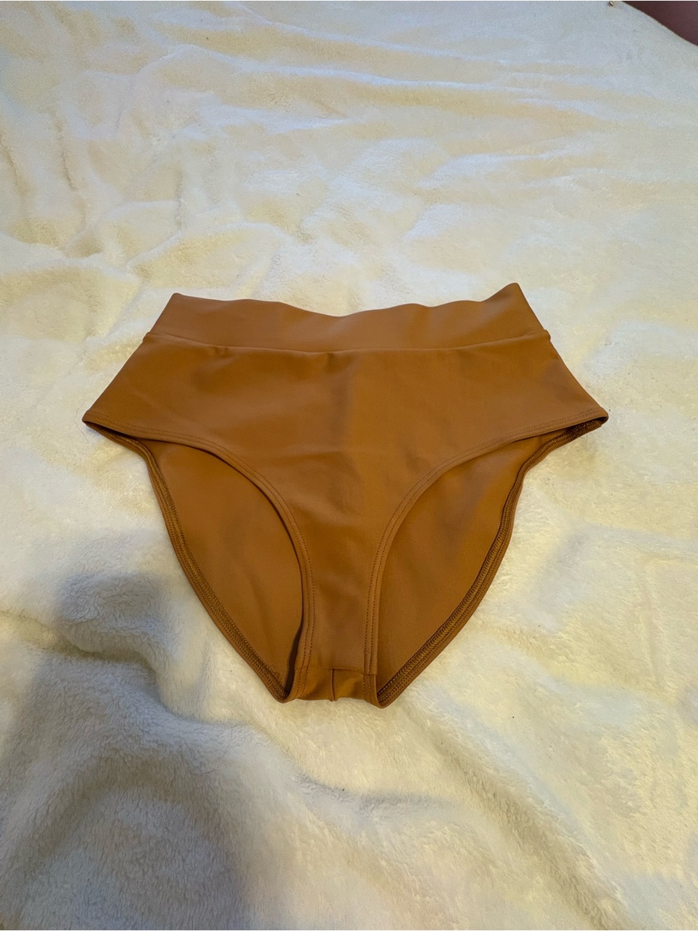 ALO Yoga High-Waist “Bikini Bottoms” - airlift record breaker boyshort - Picture 3 of 5